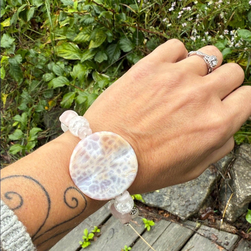 Elegant Pink and White Beaded Bracelet